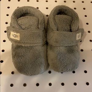 infant uggs size 4
